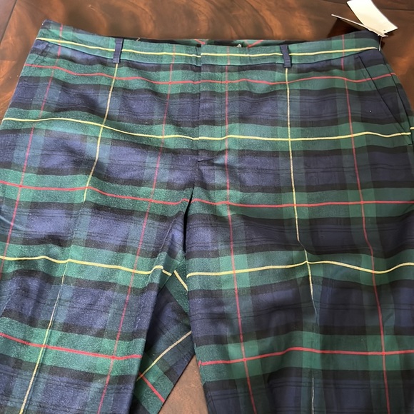 LAUREN Ralph Lauren Plus Size Plaid Pleated Twill Ankle Pants - Picture 9 of 14